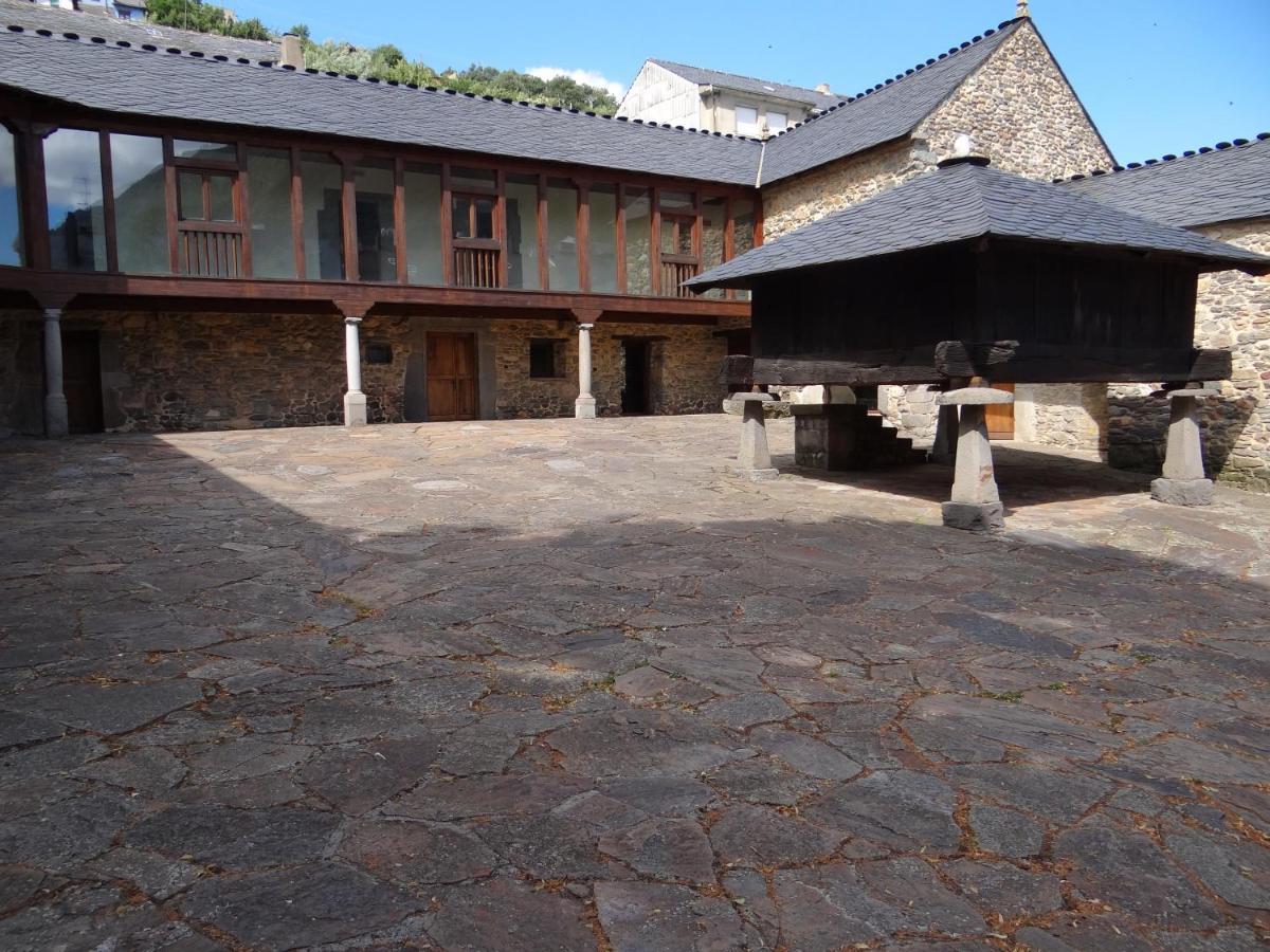 Albergue Francisco Giner De Los Rios บีญาบลีโน ภายนอก รูปภาพ